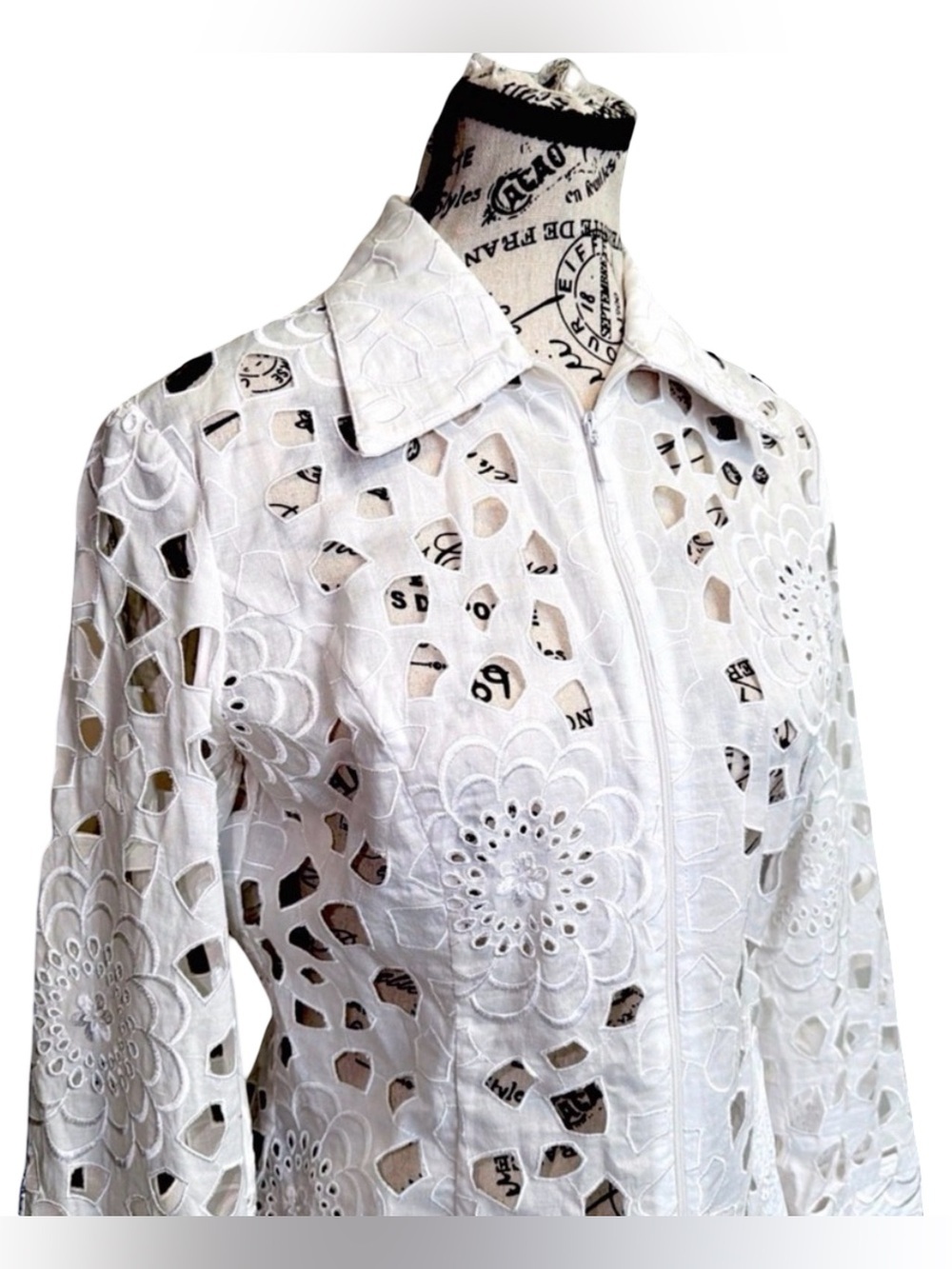 Samuel Dong Ivory Cutwork Floral Zip-Front Jacket | Women’s Small - Picture 7 of 13